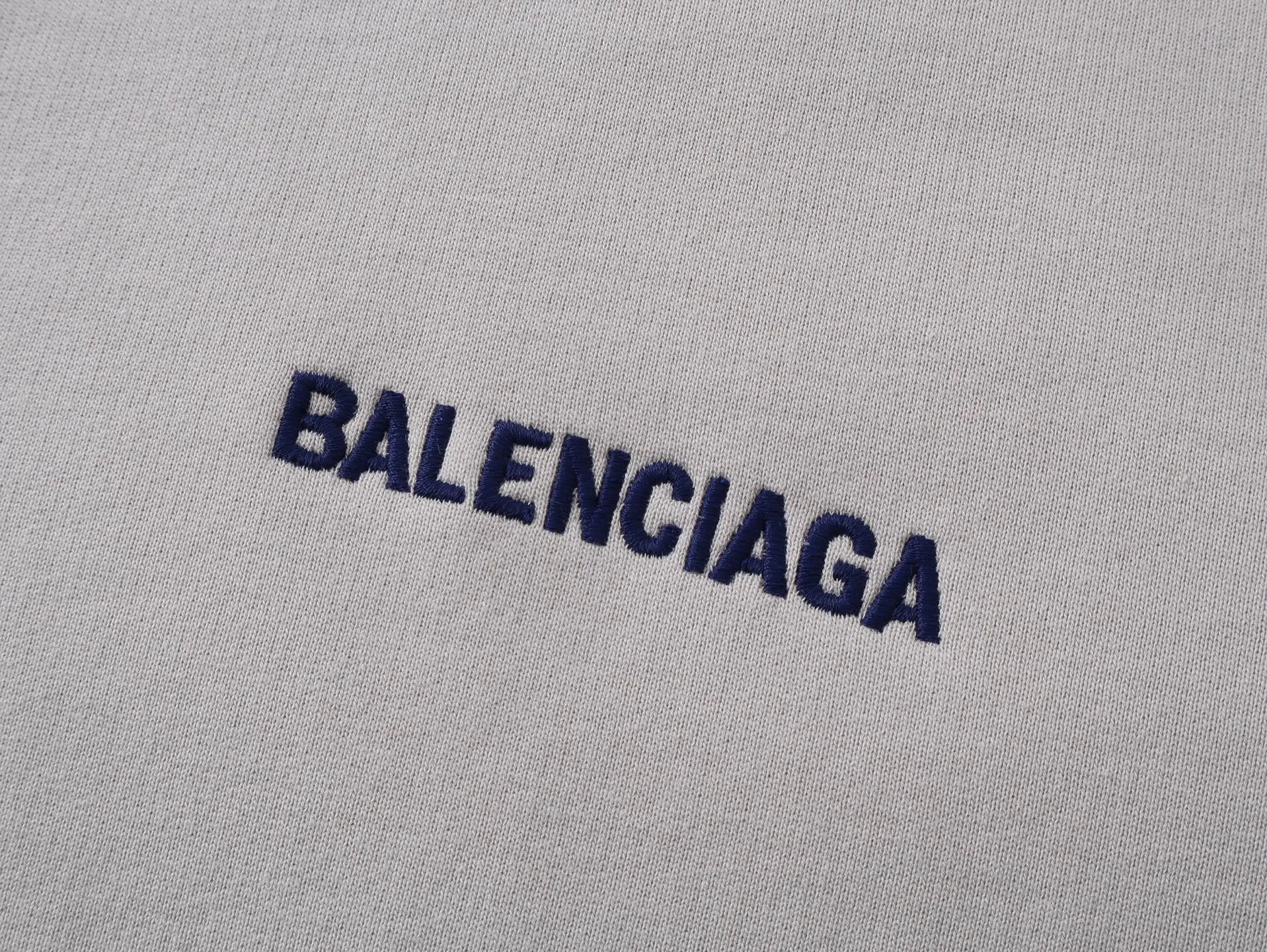 BALENCI*GA . . . . . . 460g . Same Style -Color：Black White -SIZE：Xs S M L 8980#
